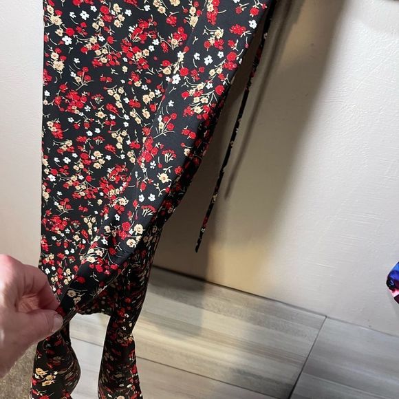 R&K Originals Dress + Sweater Embroidered Flowers and mini pearl beads Sz 10 - Picture 6 of 8